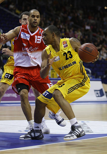 他不仅频频 他不仅频频