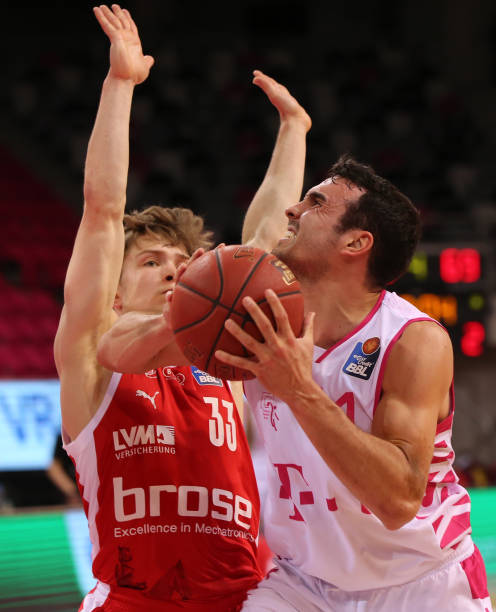 缺席虽然会 缺席虽然会